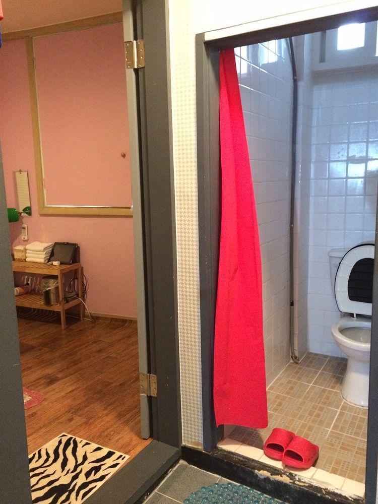 Backpackers In Jeju City Center Экстерьер фото