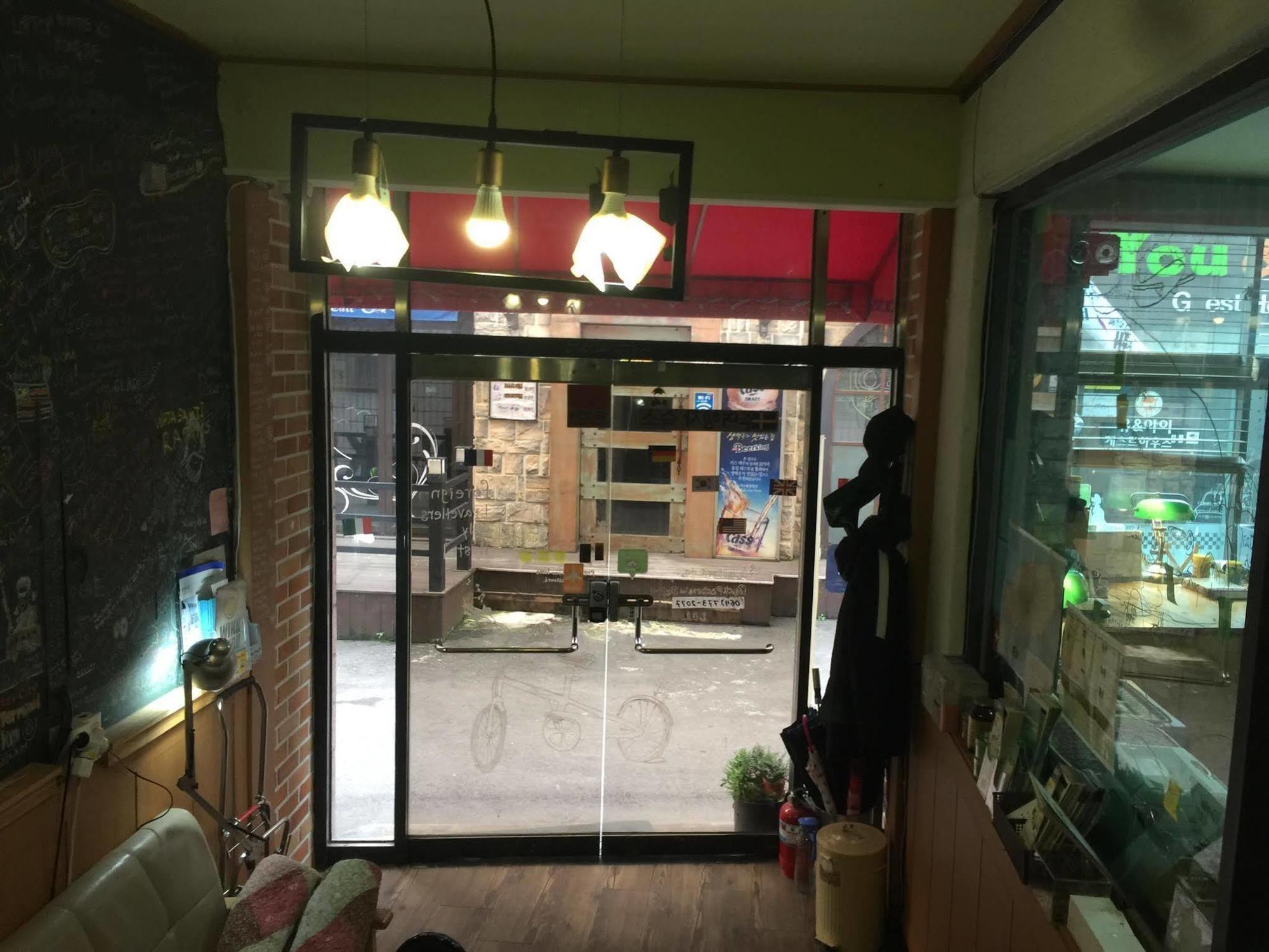 Backpackers In Jeju City Center Экстерьер фото